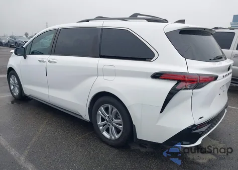 2022 Toyota Sienna Xse z USA, uszkodzony, nr VIN 5TDDSKFCXNS052653